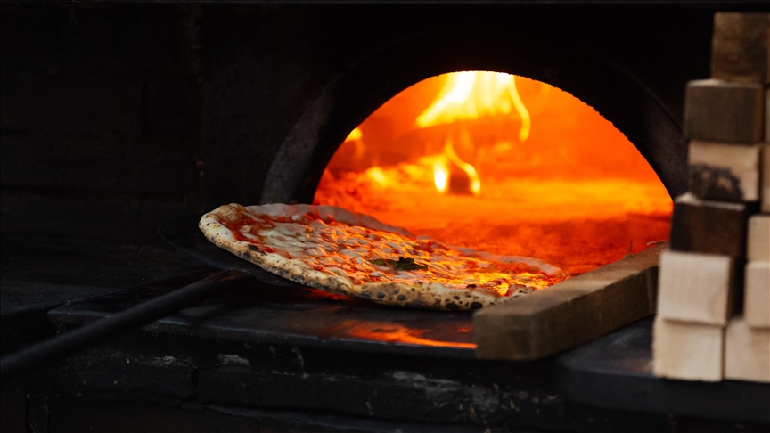 İtalyanların dünyaca ünlü yemeği: Pizza