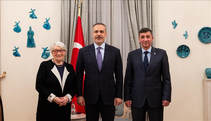 فيدان يلتقي ممثلي مجتمعي التتار والقرائين في ليتوانيا