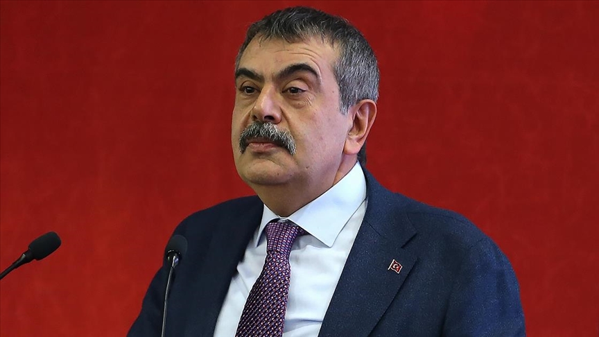 Bakan Tekin: Asrın hırsızlığını saklamak için 'Yusuf Tekin karnelerden Atatürk'ü kaldırdı' yalanına sarılıyorlar