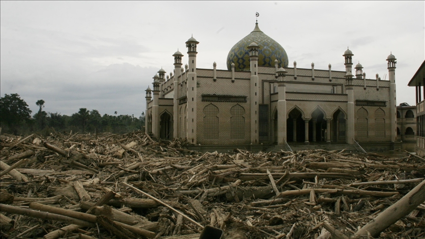 Indonesia seeks $284M in damages from 6 firms related to Sumatra floods