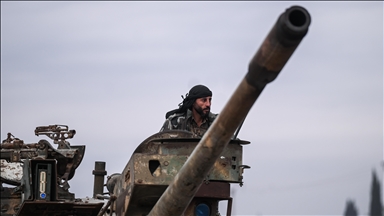 الجيش السوري يواصل بسط سيطرته على غرب الفرات بعد انسحاب "قسد"