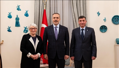 فيدان يلتقي ممثلي مجتمعي التتار والقرائين في ليتوانيا