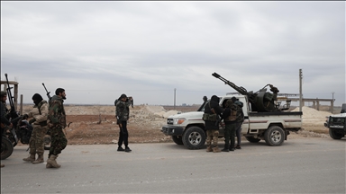 Syrie: Des unités de l'armée entrent à Deir Hafer, à Alep, sur fond de retrait des terroristes du YPG/FDS 