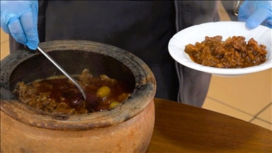 Osmanlı'dan miras coğrafi işaretli "Bilecik papaz yahnisi" damakları tatlandırıyor