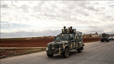 الجيش السوري يدخل منطقة غرب الفرات مع بدء انسحاب "قسد" 