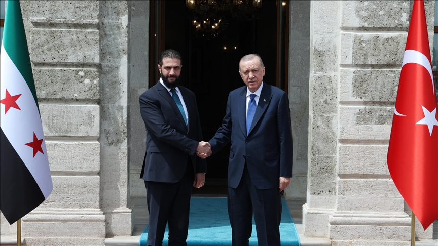 الرئيس أردوغان يبحث مع الشرع آخر تطورات الأوضاع في سوريا