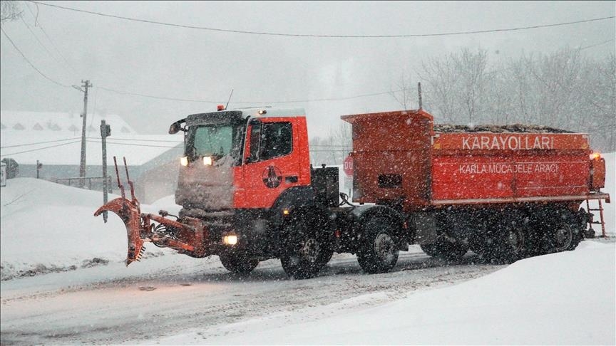 Li Çiyayê Boluyê berf dibare