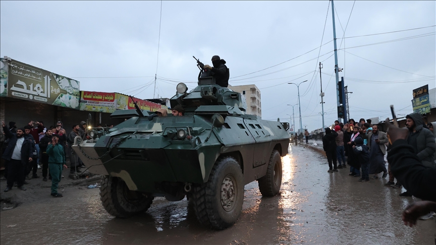 Rakka'da Suriye güçleri ile terör örgütü mensupları arasında şiddetli çatışmalar yaşanıyor