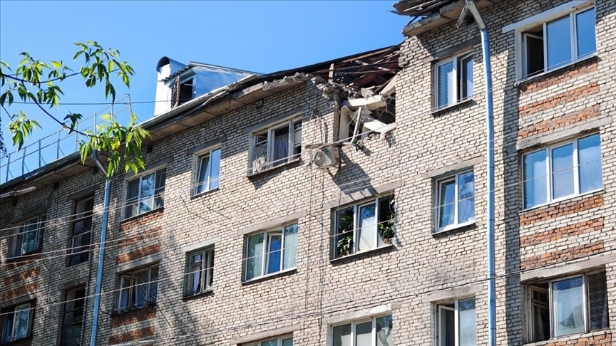 В Беслане в результате падения обломков БПЛА на пятиэтажку пострадали 3 человека