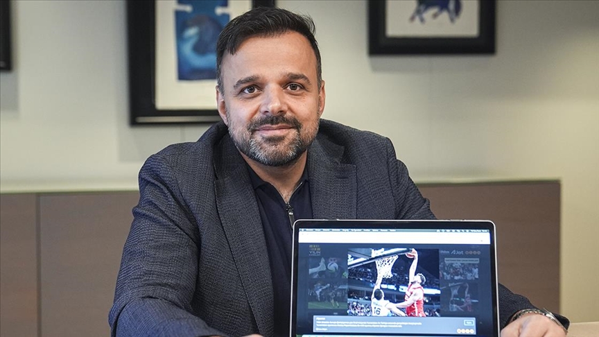 Turkcell Genel Müdürü Koç, AA'nın "Yılın Kareleri" oylamasına katıldı