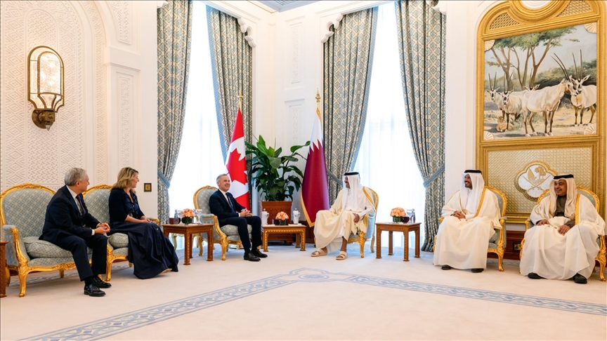 أمير قطر ورئيس وزراء كندا يبحثان تعزيز التعاون الاقتصادي