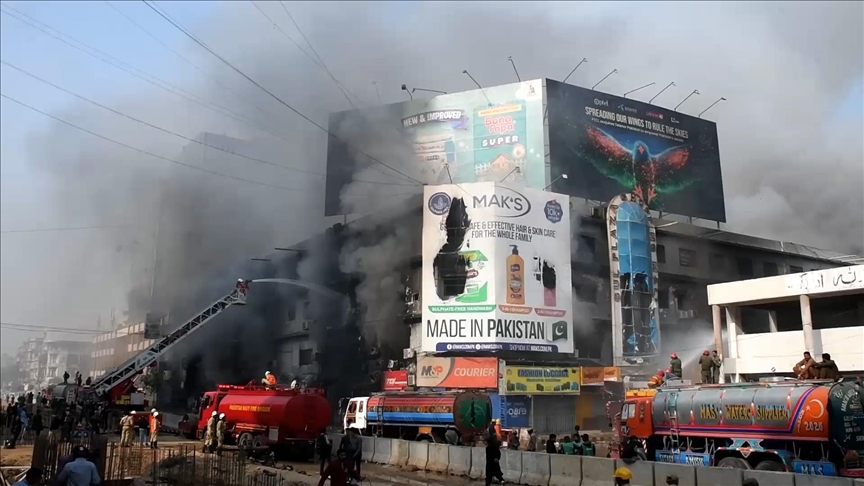 Najmanje šest poginulih, više povrijeđenih u požaru u trgovačkom centru u Pakistanu
