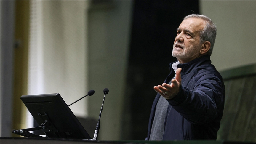 Pezeshkian : « Une attaque contre le grand leader de notre pays revient à une guerre totale contre la nation iranienne »