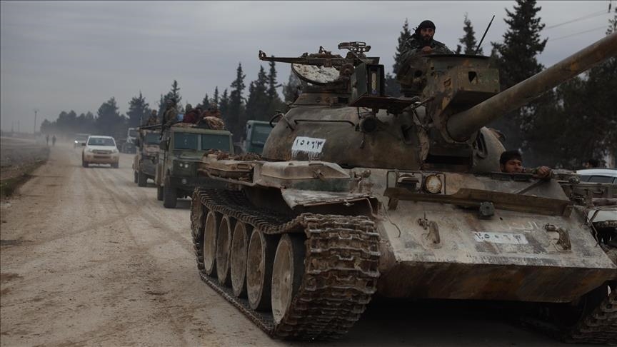 الجيش السوري يرسل تعزيزات مكثفة إلى مدينة الرقة شرق الفرات 