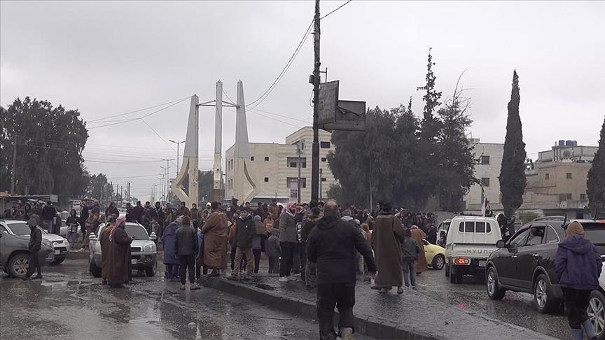 Piştî ku YPG/HSD ji herêmê hat derxistin, rêvebiriya Sûriyeyê li Reqayê saziyên kamuyê bilez vekir ku ew bixebitin