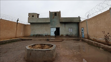 AA, Suriye'nin Tabka ilçesindeki terör örgütü YPG/SDG hapishanesini görüntüledi