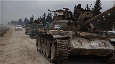 الجيش السوري يرسل تعزيزات مكثفة إلى مدينة الرقة شرق الفرات 