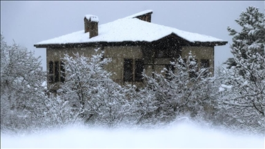 تركيا.. بياض الثلوج يعانق بيوت "صفران بولو" التاريخية