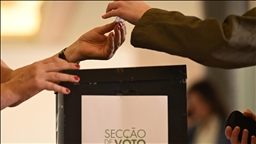 Portugal votes for new president as far right eyes runoff