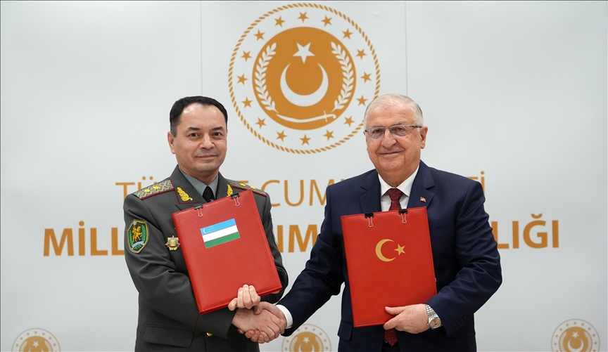 تركيا وأوزبكستان تبرمان اتفاقية للتعاون في مجال الصحة العسكرية