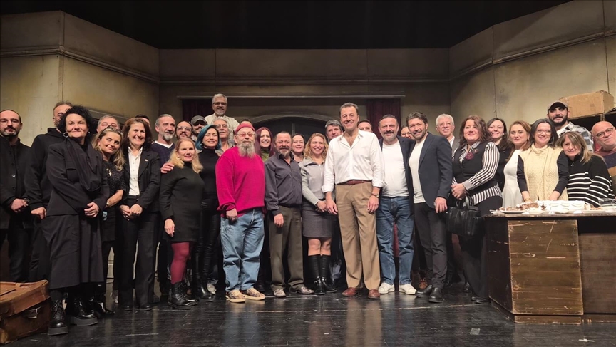 Tiyatro sanatçısı Bülent Emin Yarar, Devlet Tiyatrolarından emekli oldu