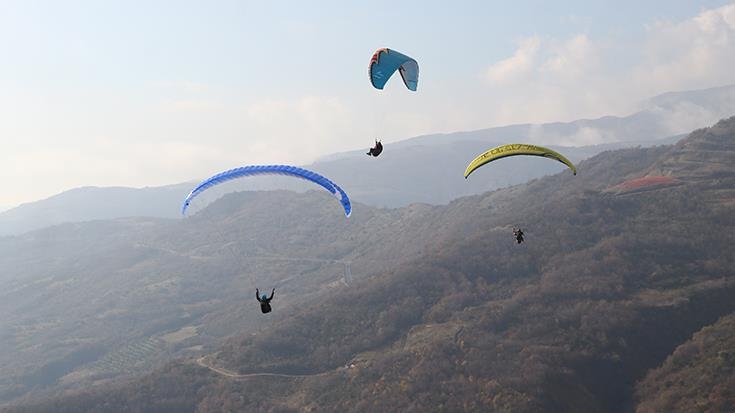 Yeşille mavinin buluştuğu Uçmakdere'de geçen yıl yaklaşık 35 bin uçuş gerçekleştirildi