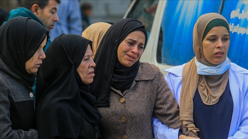 الدفاع المدني بغزة: إسرائيل تقتل مدنيين برصاص عشوائي على مراكز إيواء