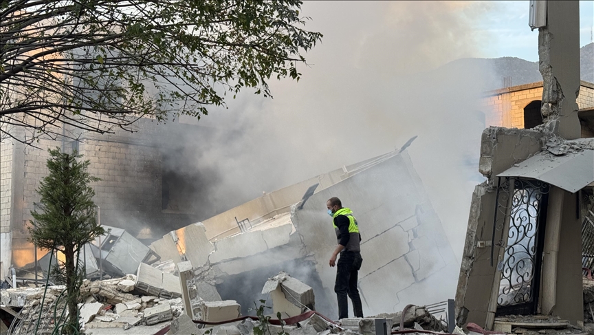 Israeli army launches airstrikes in southern Lebanon despite ceasefire