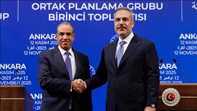  Турскиот министер за надворешни работи оствари телефонски разговори со колегите од Египет, Саудиска Арабија и Јордан