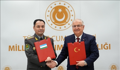 تركيا وأوزبكستان تبرمان اتفاقية للتعاون في مجال الصحة العسكرية