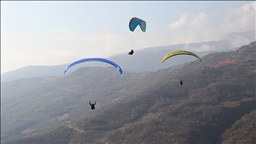 Yeşille mavinin buluştuğu Uçmakdere'de geçen yıl yaklaşık 35 bin uçuş gerçekleştirildi