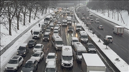 İstanbul'da kar yağışı etkisini sürdürüyor