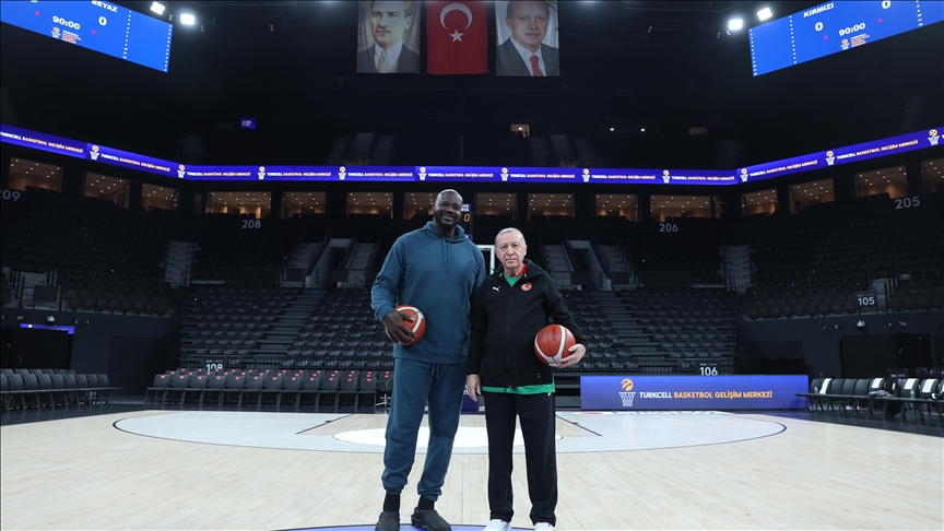 Президент Эрдоган сыграл в баскетбол с легендой НБА Шакилом О’Нилом 