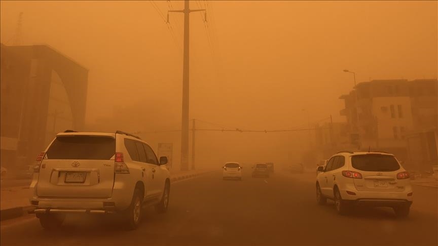 حظر تجول وإيقاف الطيران شرق وجنوب ليبيا إثر عاصفة رملية عنيفة