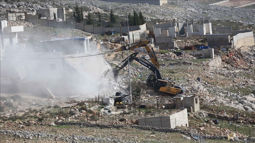 الضفة.. الجيش الإسرائيلي يهدم منشآت سكنية وزراعية في نابلس والخليل