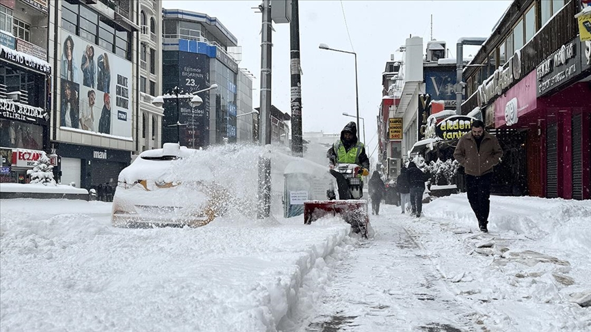 Soğuk hava ve kar yaşamı olumsuz etkiliyor