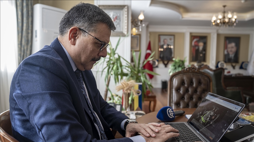 Erzurum Valisi Mustafa Çiftçi, AA'nın "Yılın Kareleri"ni oyladı