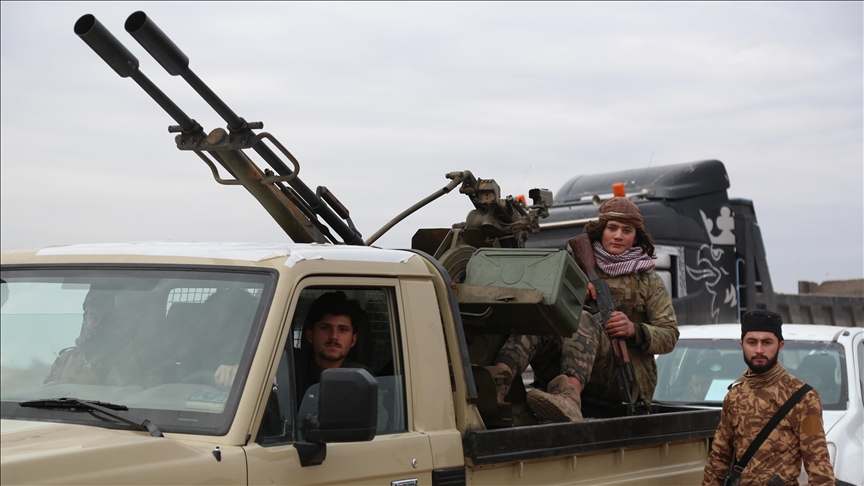 الجيش السوري يتحرك لتأمين "مخيم الهول" بعد انسحاب "قسد"