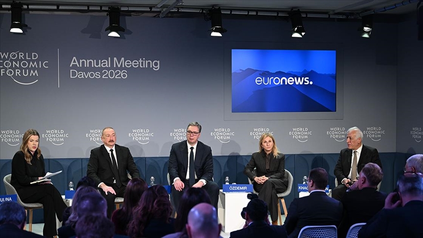 Aliyev ve Haçaturyan, Davos'ta barış mesajları verdi