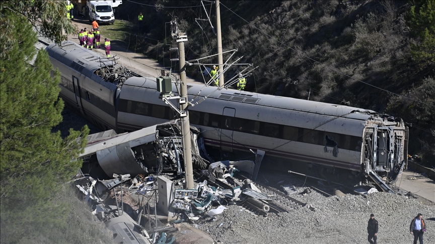 Bilanci i viktimave nga përplasja e trenave me shpejtësi të lartë në Spanjë rritet në 41