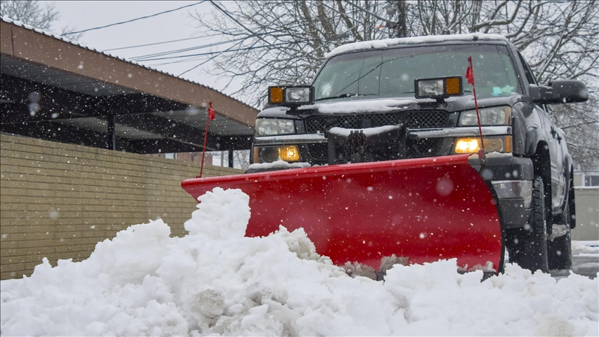 Severe winter storm triggers massive 100-vehicle pileup in Michigan
