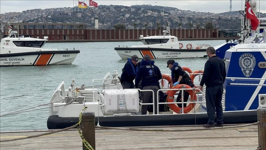 В стамбульском районе Бешикташ в море обнаружено тело мужчины