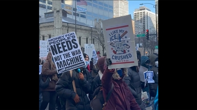ABD'nin Chicago kentinde yüzlerce kişi göçmen polisinin uygulamalarını protesto etti