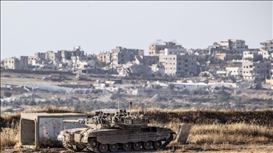 الجيش الإسرائيلي يصيب فلسطينيين اثنين ويقصف قطاع غزة