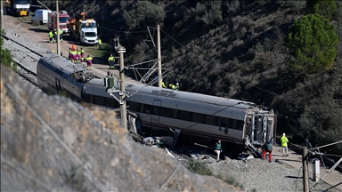 İspanya'da iki hızlı trenin karıştığı kazada ölenlerin sayısı 41'e yükseldi