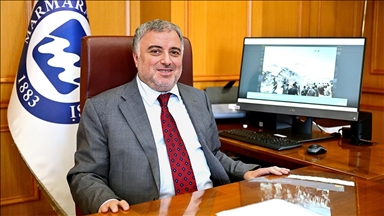 Marmara Üniversitesi Rektörü Okur, AA'nın "Yılın Kareleri" oylamasına katıldı