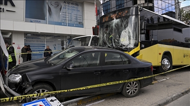 İstanbul'da özel halk otobüsünün durakta bekleyenlere çarptığı kazaya ilişkin dava açıldı
