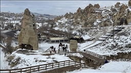 Yarıyıl tatili Kapadokya'daki kış dönemi sakinliğini hareketlendirdi