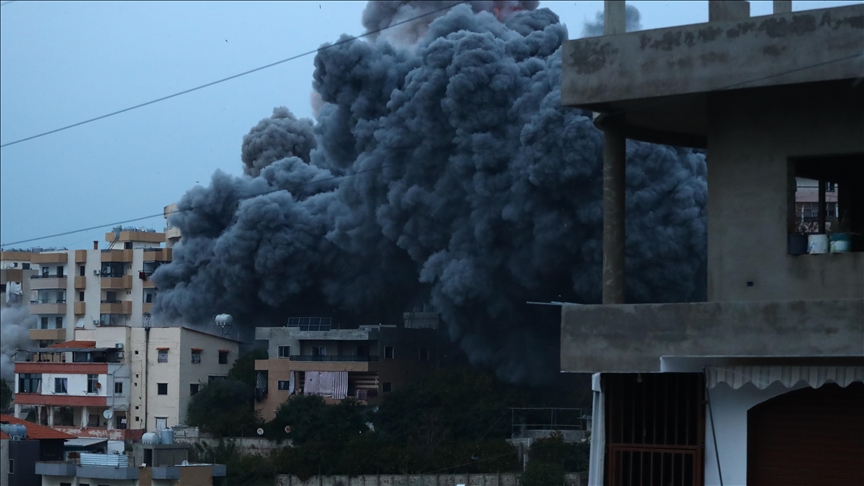 Liban : Israël menace de frapper deux nouvelles zones du Sud après une première série d'attaques dans la journée