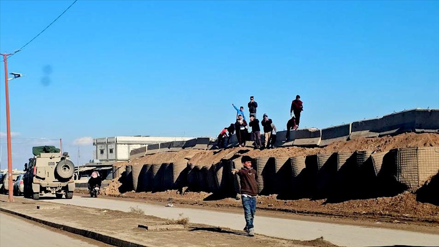 Sirijska vojska saopštila da su civili i vojnici ubijeni zamkama koje je postavio SDF na sjeveroistoku Sirije